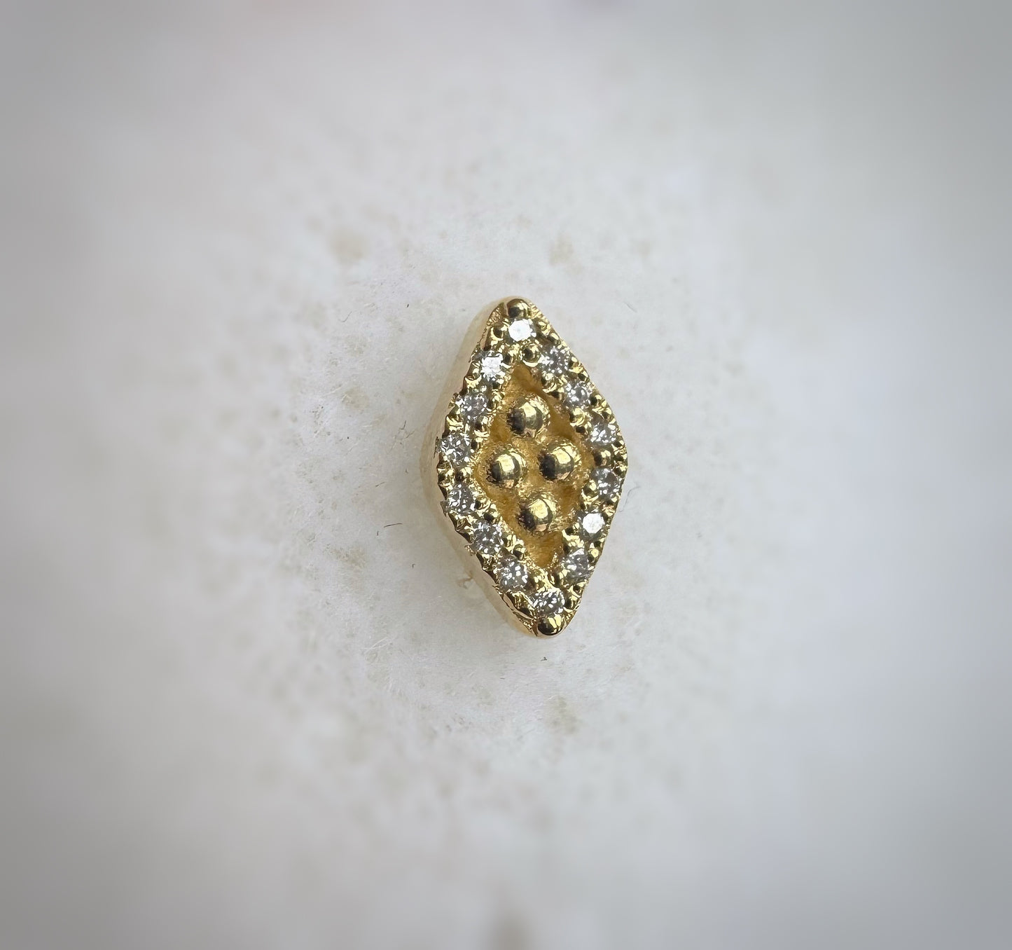 Diamond & gold rhombus attachment