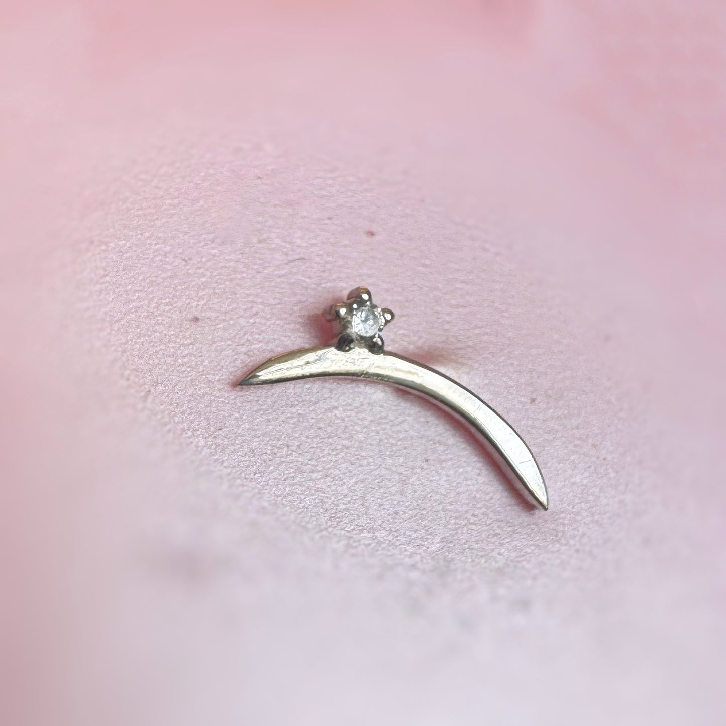 White gold cz curve